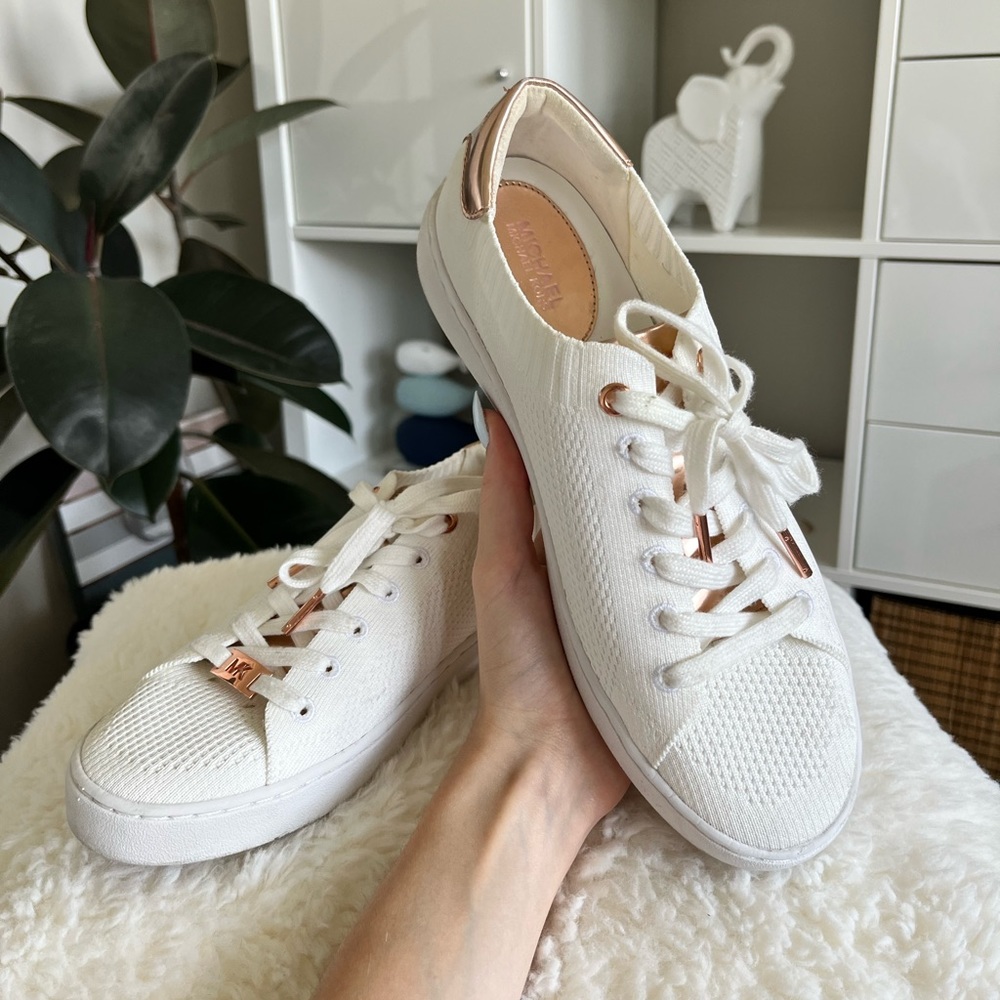 MICHAEL KORS WHITE TRAINERS WITH ROSE GOLD DETAILING